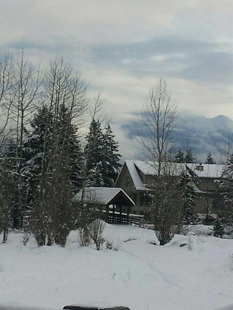 Pemberton Gateway Village Suites Hotel3