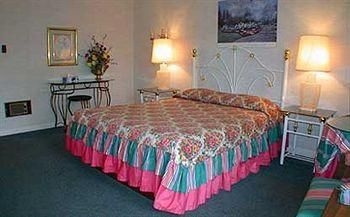 Surfside Inn4
