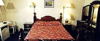 Surfside Inn1