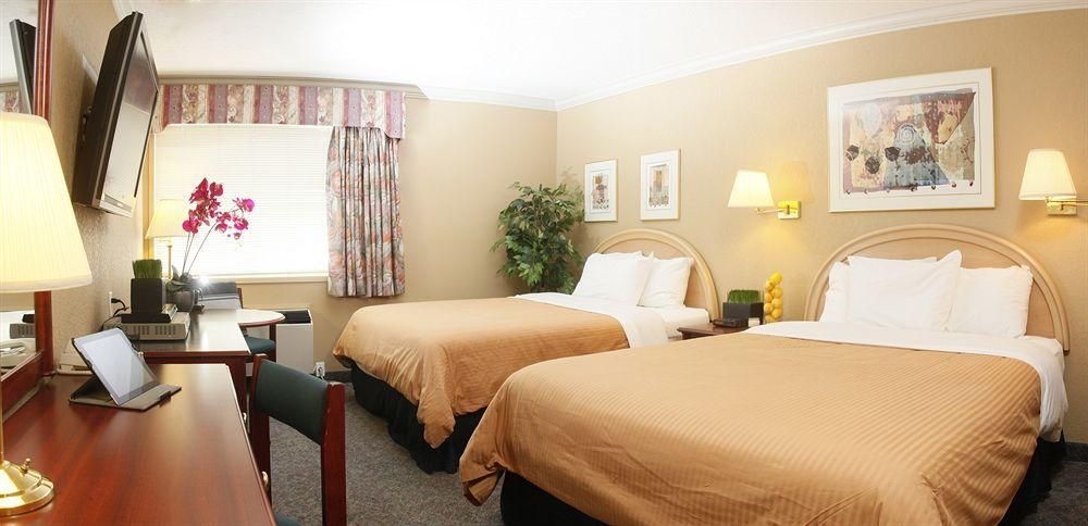 Stonebridge Hotel Grande Prairie4