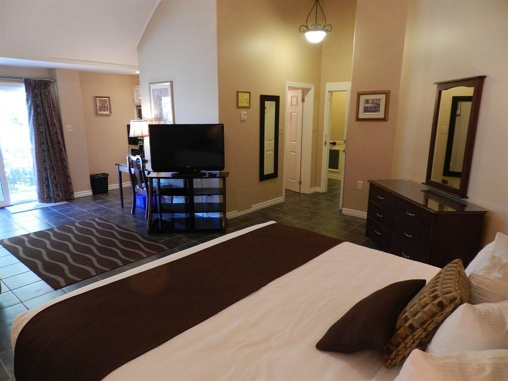 Fundy Complex Dockside Suites0