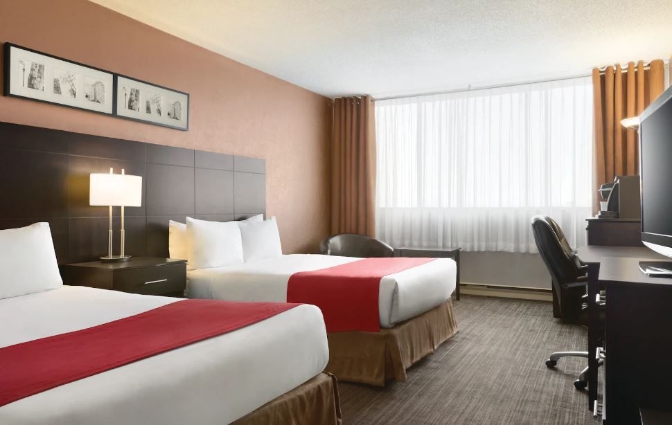 Travelodge Hotel & Convention Center1