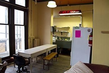 Cambie Hostel Gastown1