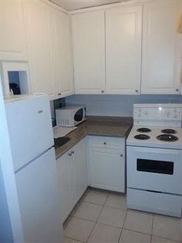Toronto Furnished Living-896 Eglington E1