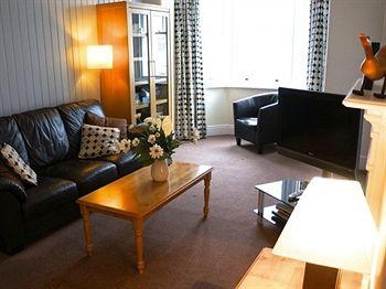 Fayvan Apartments0