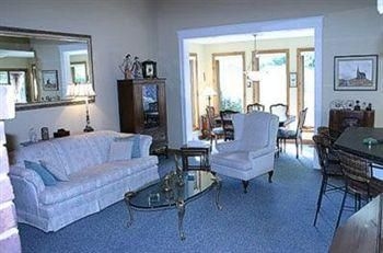 6 Oak Haven Bed&Breakfast3