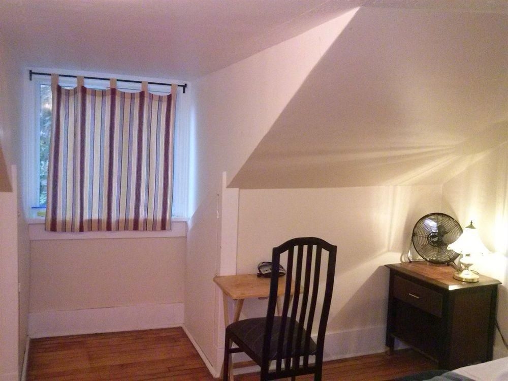 Port Hope Economy Apartments3
