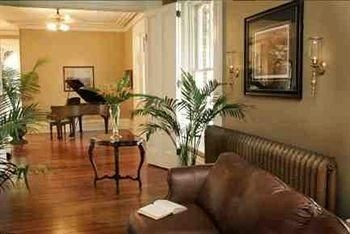 Auberge Victoria Rose Inn4