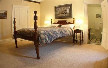 Homeport Historic Bed & Breakfast/Inn c 18583