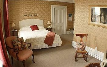 Homeport Historic Bed & Breakfast/Inn c 18582