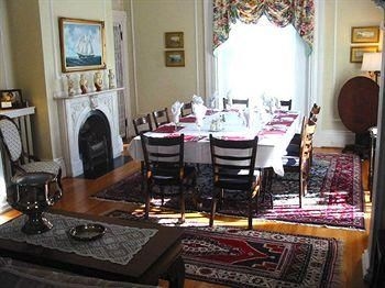 Homeport Historic Bed & Breakfast/Inn c 18581
