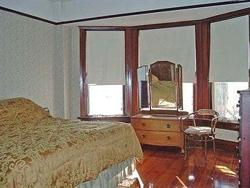 Arundel Mansion1