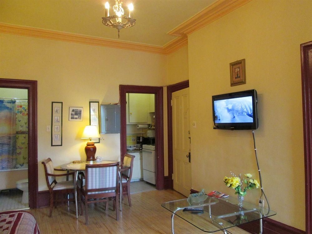 Hotel & Suites Place des Arts4