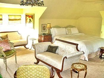 Lion's Head Bed & Breakfast2