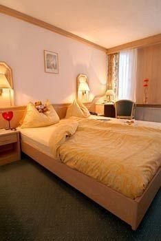 โรงแรมบริสตอล (Hotel Bristol)2