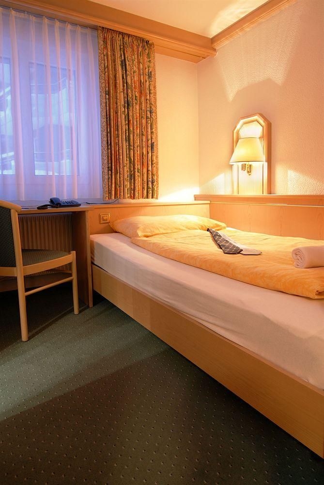โรงแรมบริสตอล (Hotel Bristol)3