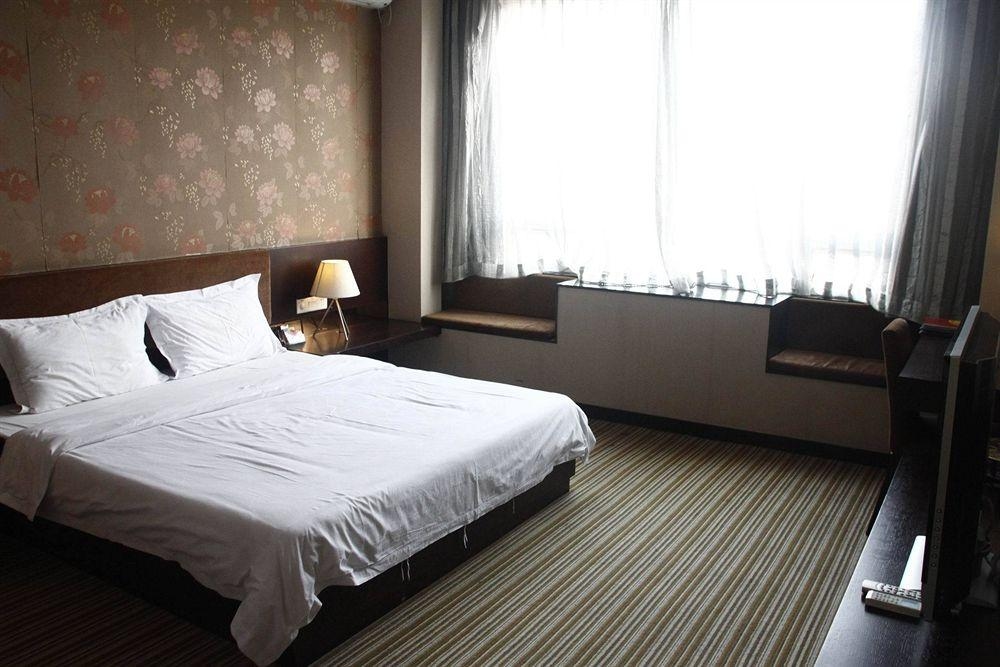 Ming Tien Inn Baoan1
