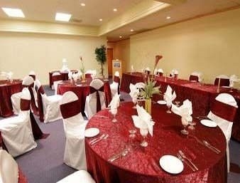 Travelodge Hotel Calgary Airport1