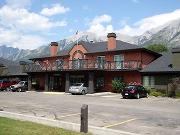 Econo Lodge Canmore0