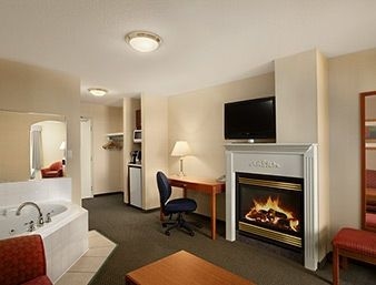 Days Inn Edmonton South2