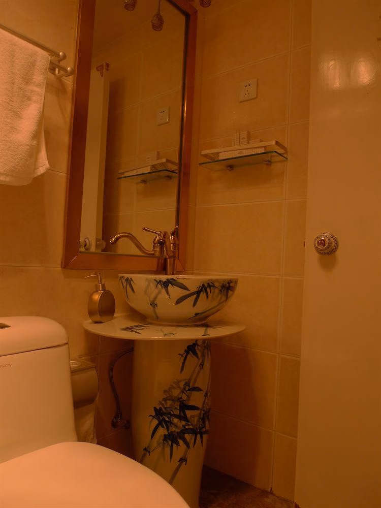 Liuhe Courtyard Hotel4