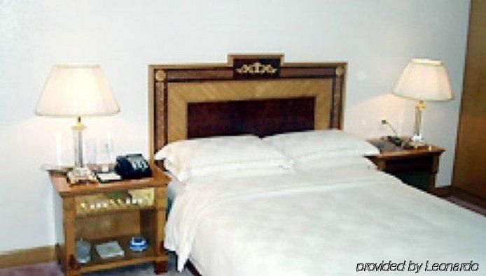 Kunming Royal Garden Hotel1
