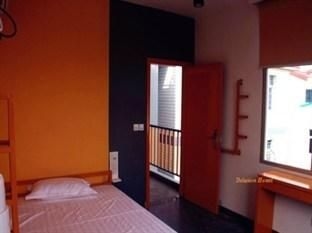 Delusion Hostel0