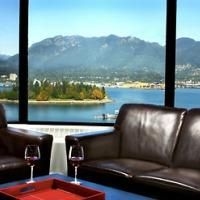 Renaissance Vancouver Harbourside3