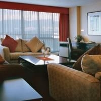 Coast Plaza Hotel Suites3
