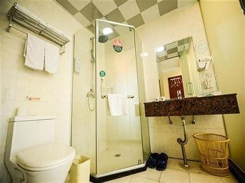 GreenTree Inn Wuhu Binjiang Shimao Express Hotel4