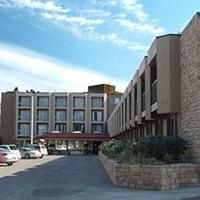 Ramada Inn Victoria4