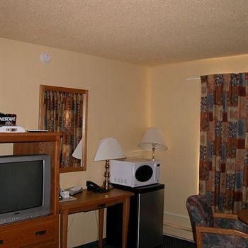 Discovery Inn0