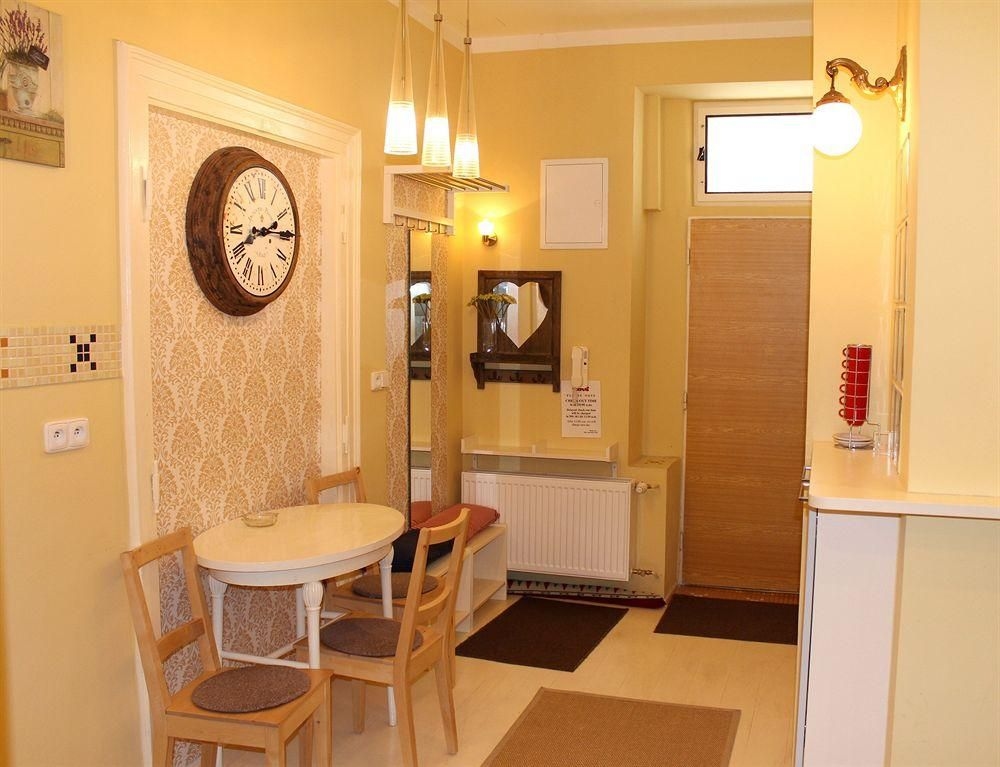 Alice Apartment House1