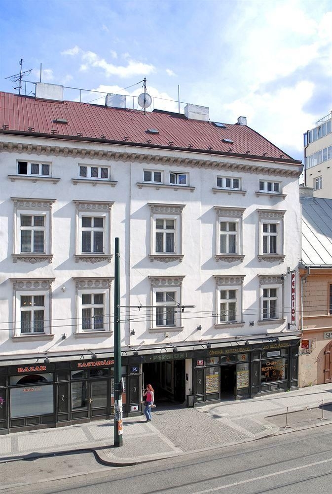 Alice Apartment House0
