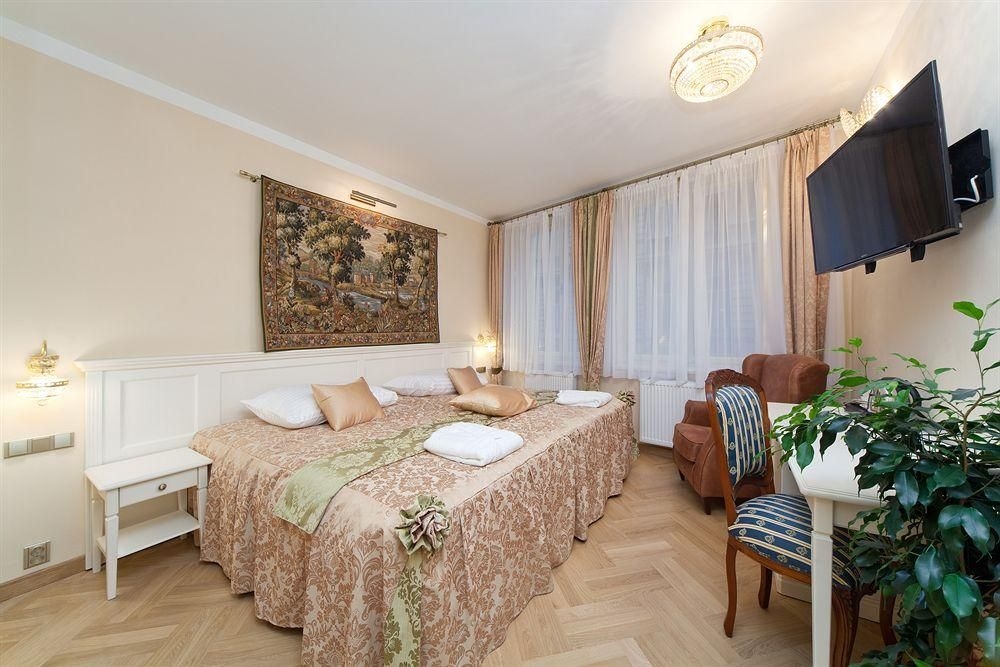 Mostecka Apartments2