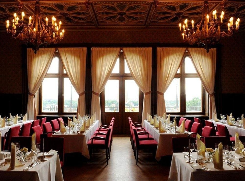 HOTEL SCHLOSS ECKBERG3