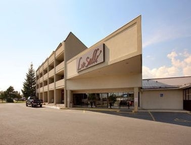 Travelodge Kingston Lasalle Hotel3