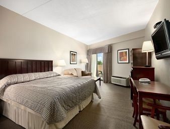 Travelodge Kingston Lasalle Hotel2