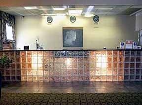 Econo Lodge3
