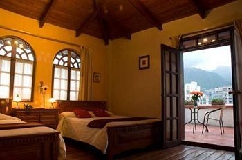 Hotel Sierra Madre2