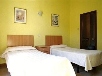 Hostal Delfos3