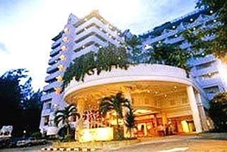 โรงแรมลองบีช ชะอำ (Long Beach Cha-Am Hotel)1