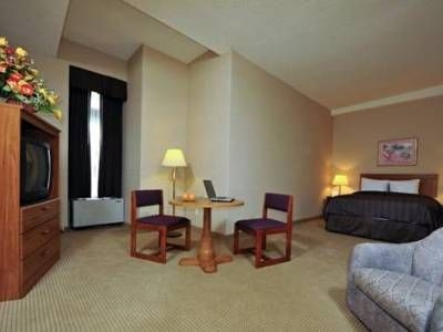 Days Inn Toronto East Beaches3