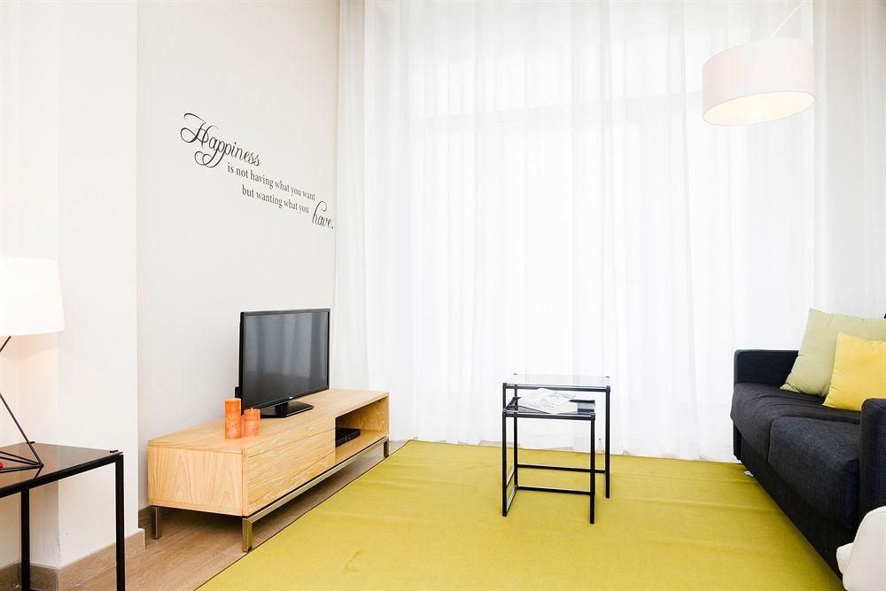 Feelathome Plaza Apartments4