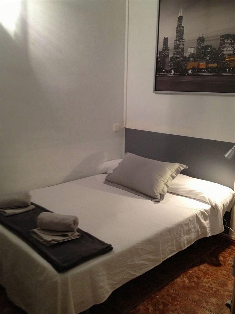 Hostalet Barcelona0