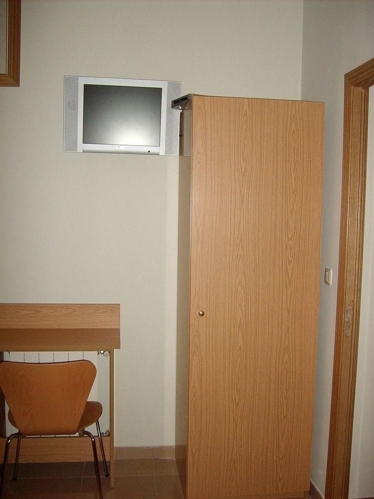 Hostal Zabala0