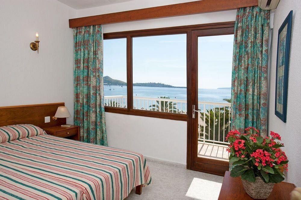 Hotel Romantic0