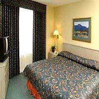 Quality Suites Laval4