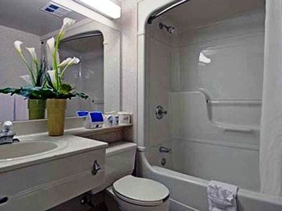 Comfort Inn Levis1