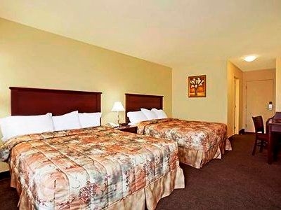 Econo Lodge2